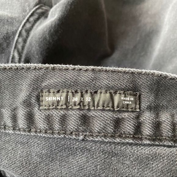 Pacsun Distressed Rose Embroidered Mom Jeans 30" - Picture 8 of 10